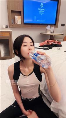 221040z35gg0c6d26h1a5d.jpg