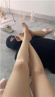 225651upz8zi4f1f4rqfaf.jpg