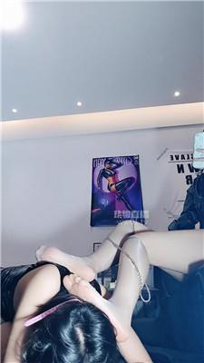 223237da5m7xaj085j8h82.jpg