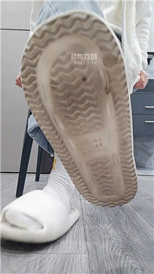210631yqeaweqyrqqjf0zm.jpg